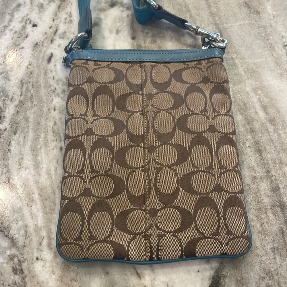 Coach Signature Crossbody Handbag Purse Shoulderbag - Picture 2 of 3